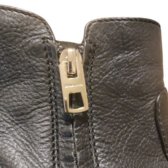 Coach Black Leather Booties Ankle Boots w Gold Chain Detail size 9 - Picture 5 of 13